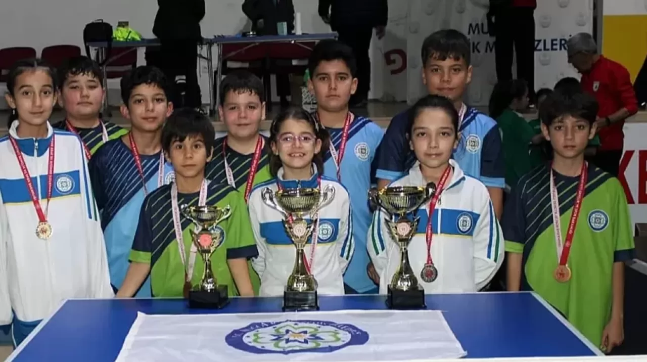 Muğlalı Kano Milli Sporcu Aybige Feride Üstündağ, Fransa Macerasına Yola Çıktı