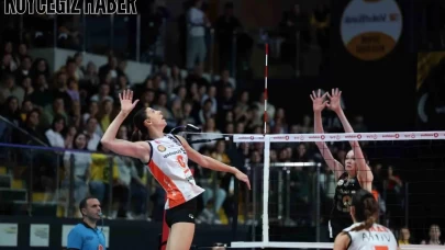 Eczacıbaşı Dynavit, V. Bank'ı 3-1 Yenerek İlk Yarıyı Galibiyetle Tamamladı