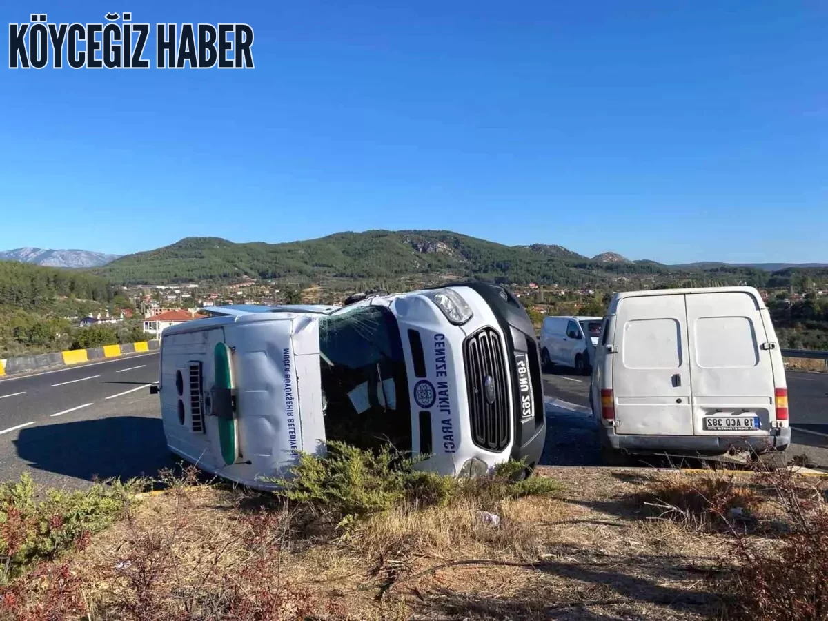 Köyceğiz'de Trafik Kazası Meydana Geldi: Üç Kişi Yaralandı