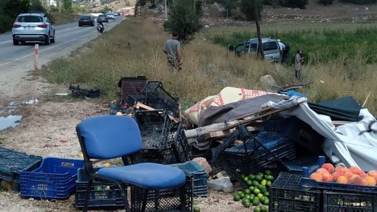 Muğla Seydikemer'de otomobilin manava daldığı feci kazada 1 kişi hayatını kaybetti, 2 kişi yaralandı. Araç Hakimiyetini kaybetti ve Gürcistanlı Lena Asaturian öldürdü